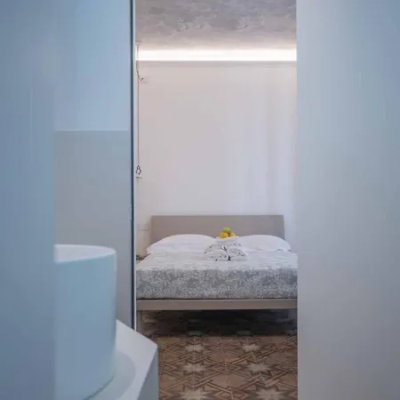 Le Stanze Dipinte, Terre Marine 3* 라스페치아